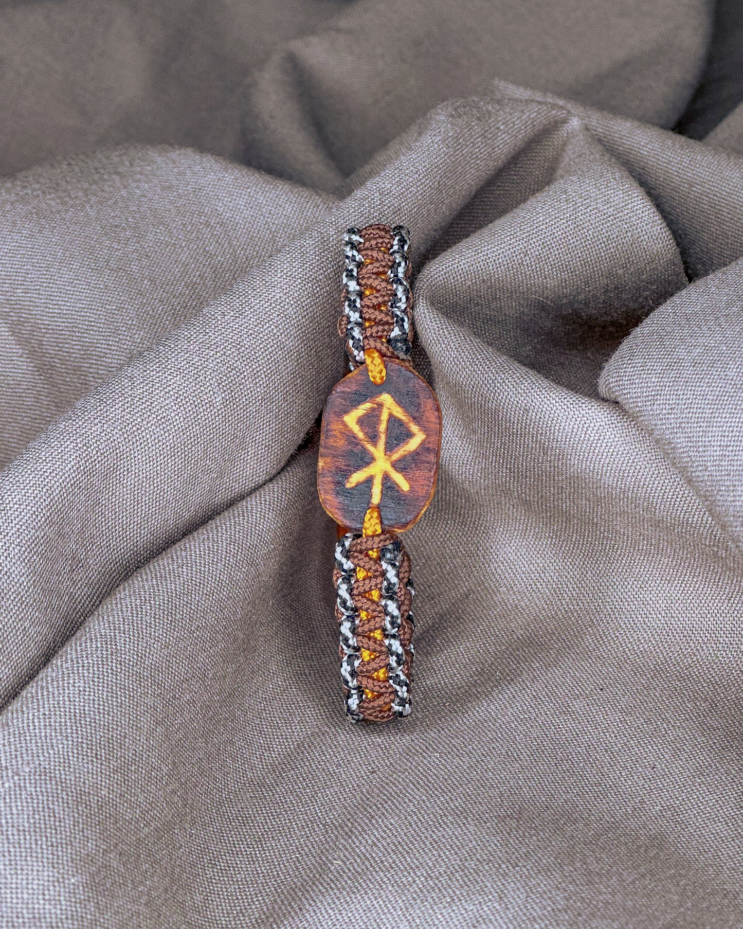 Drąsos Vikingų runų apyrankė