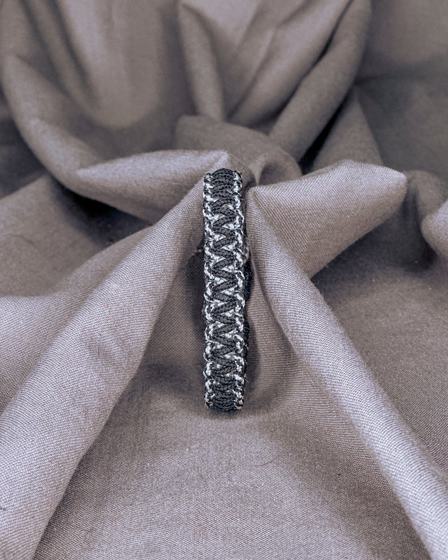 Dvispalvė apyrankė