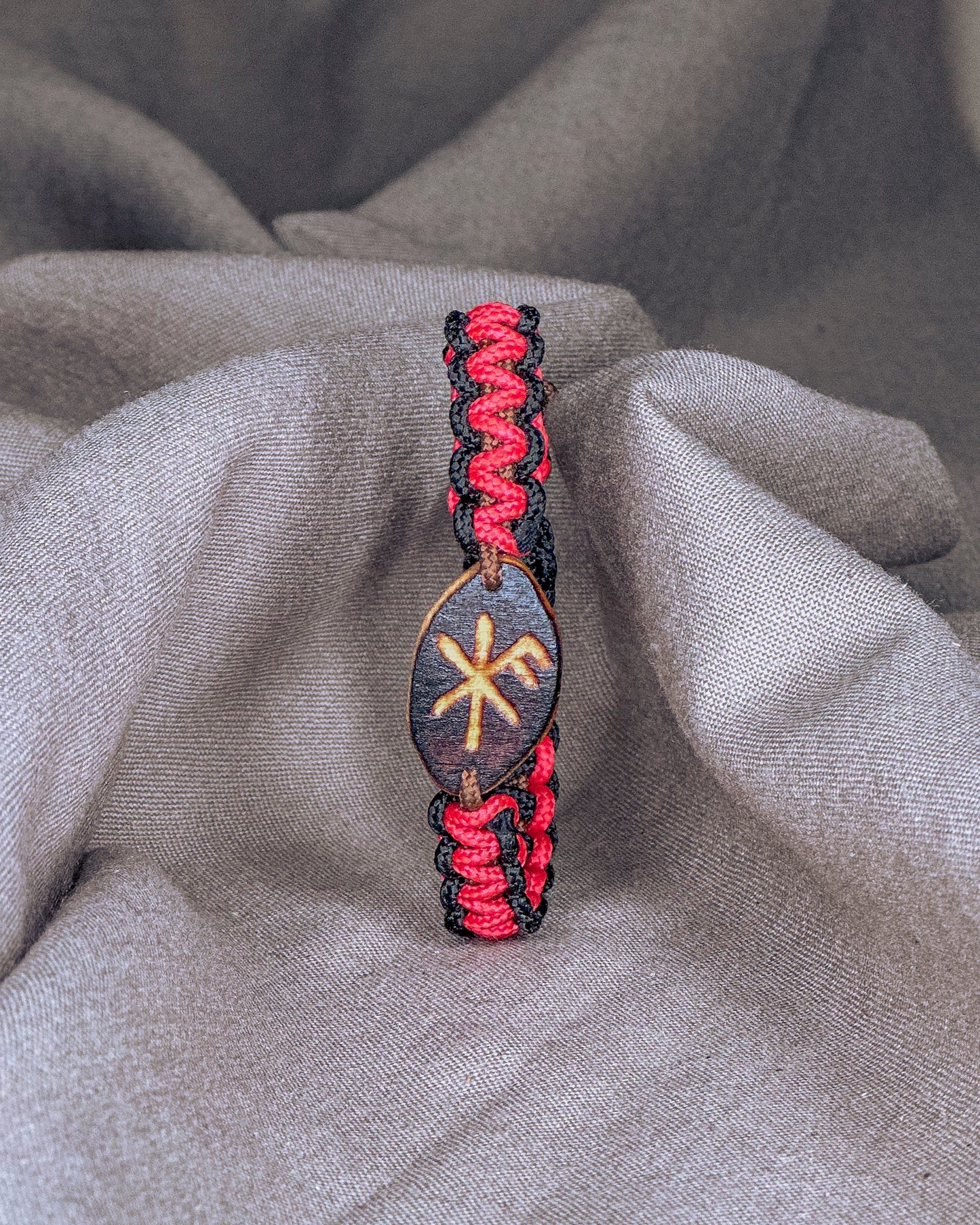 Sėkmės Vikingų runų apyrankė