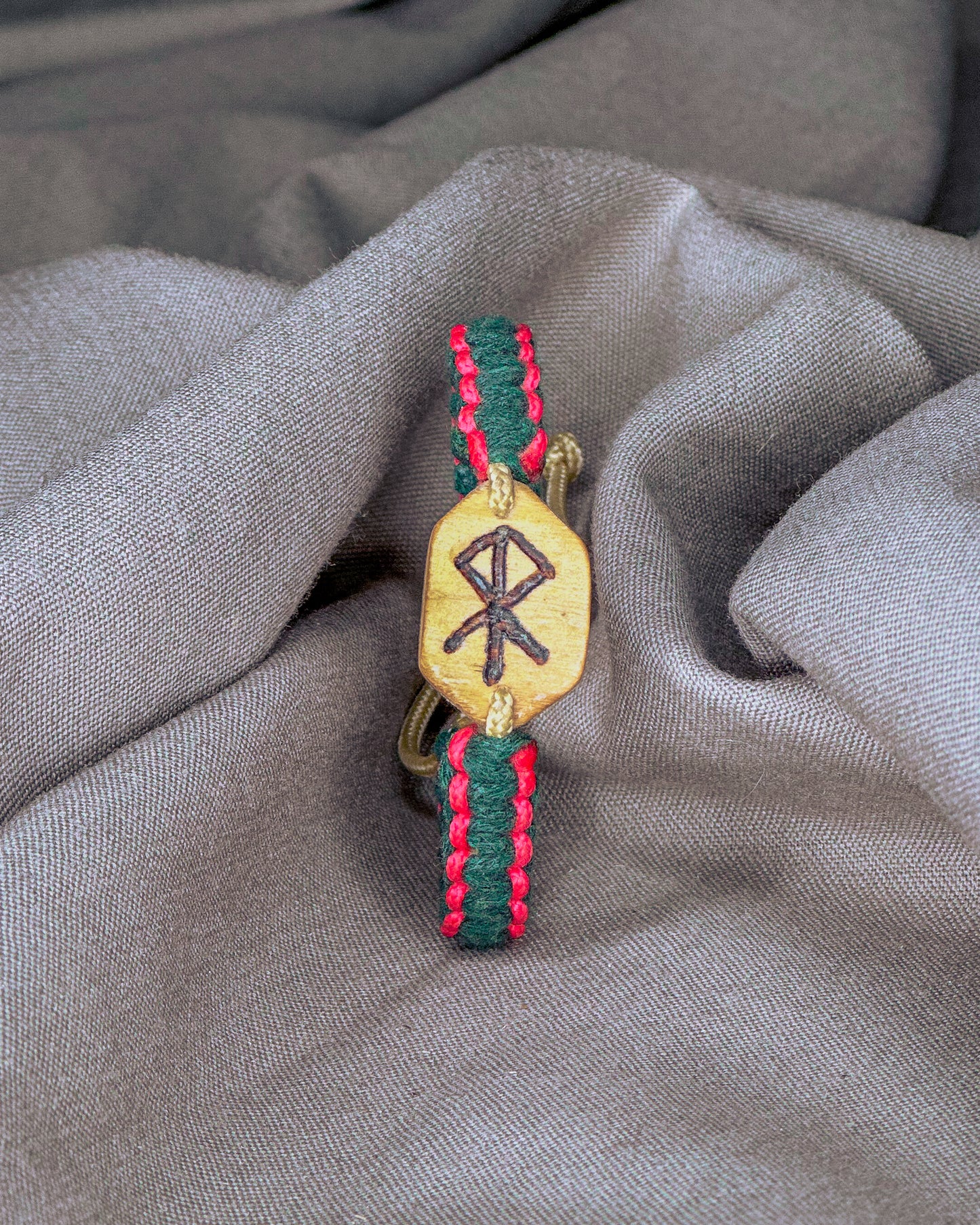 Drąsos Vikingų runų apyrankė