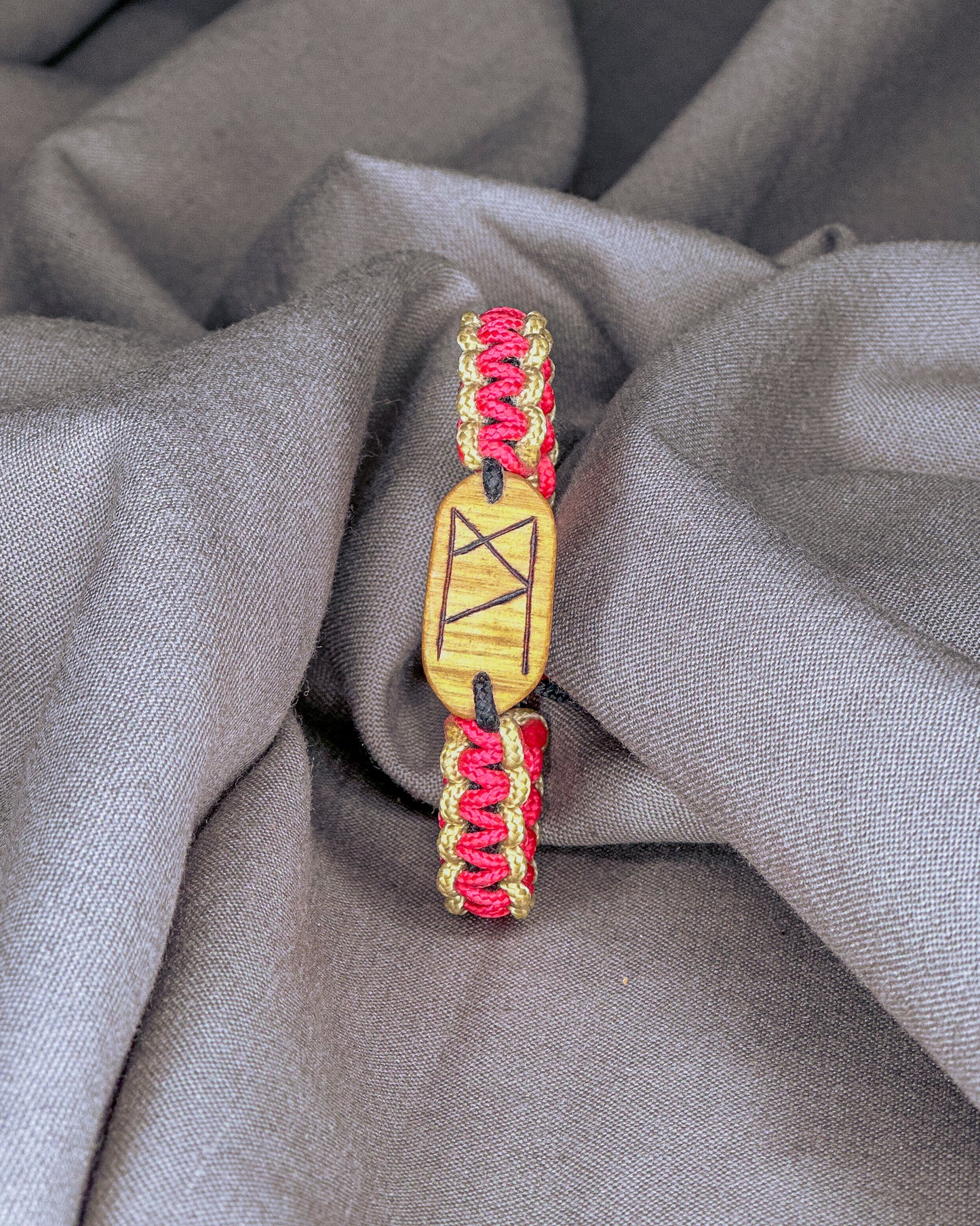 Draugystės Vikingų runų apyrankė