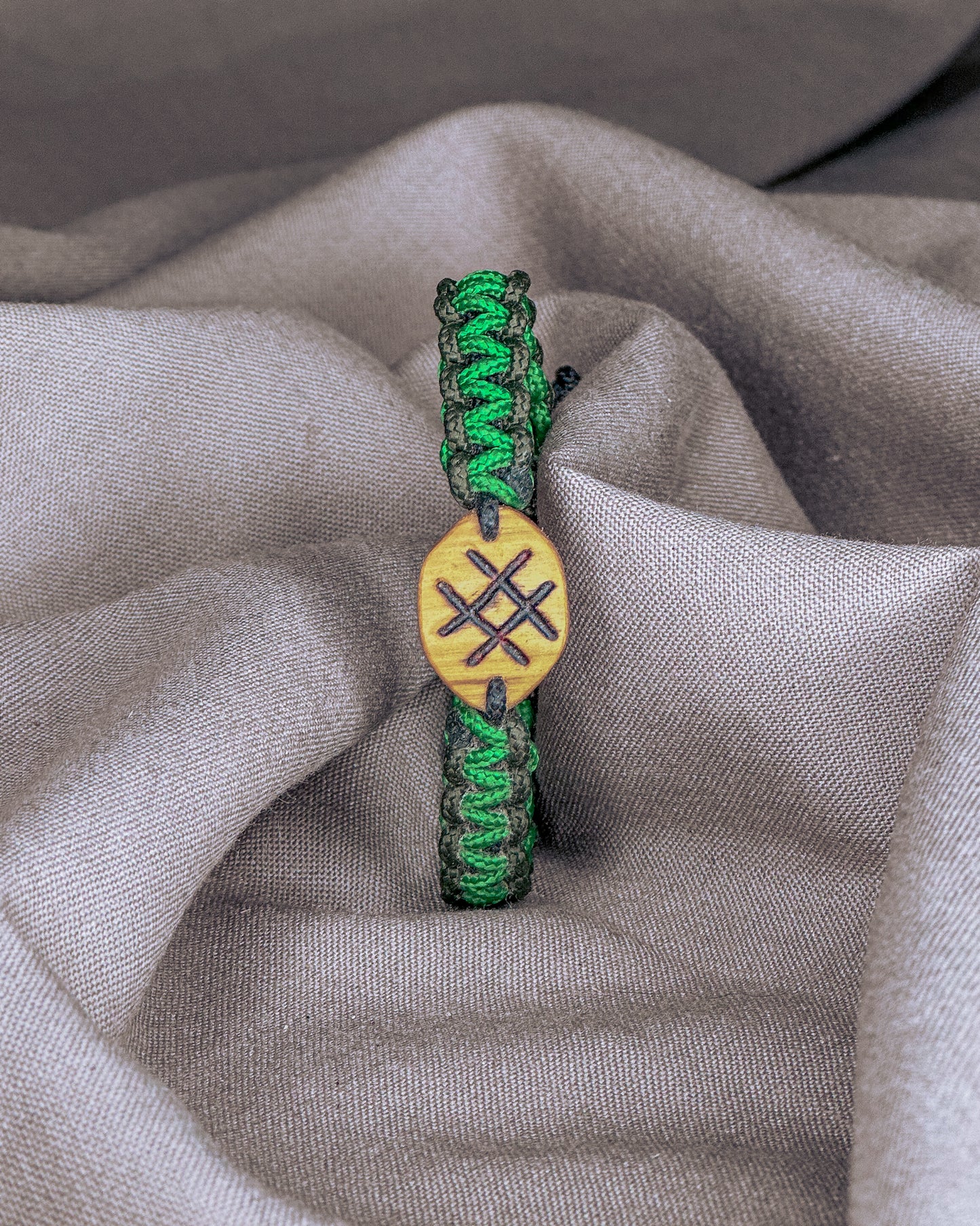 "Gyvybės medis" Baltų apyrankė