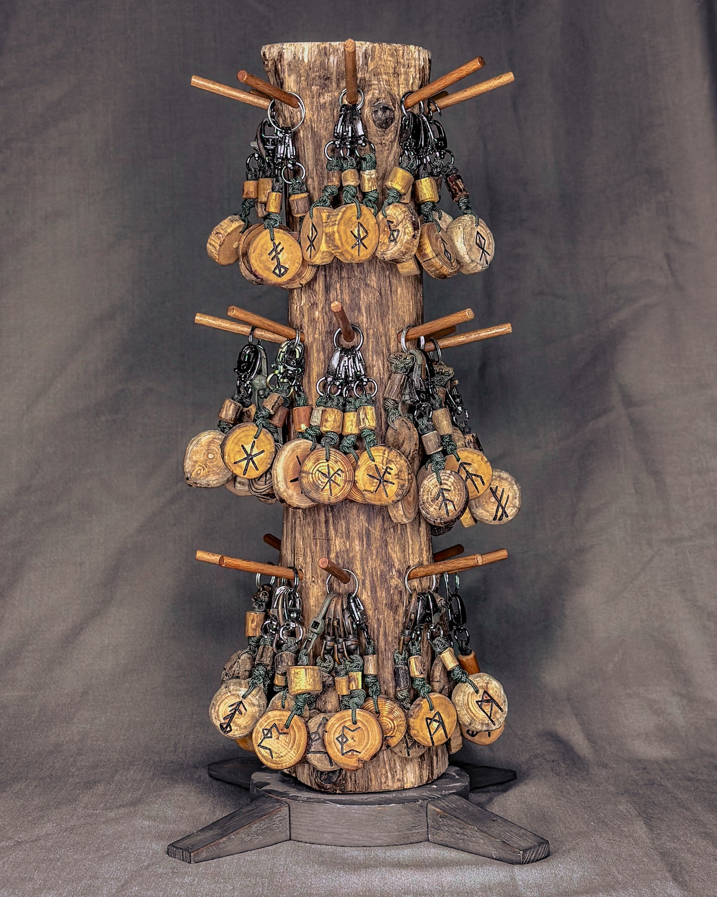 Vikingų runų pakabukai