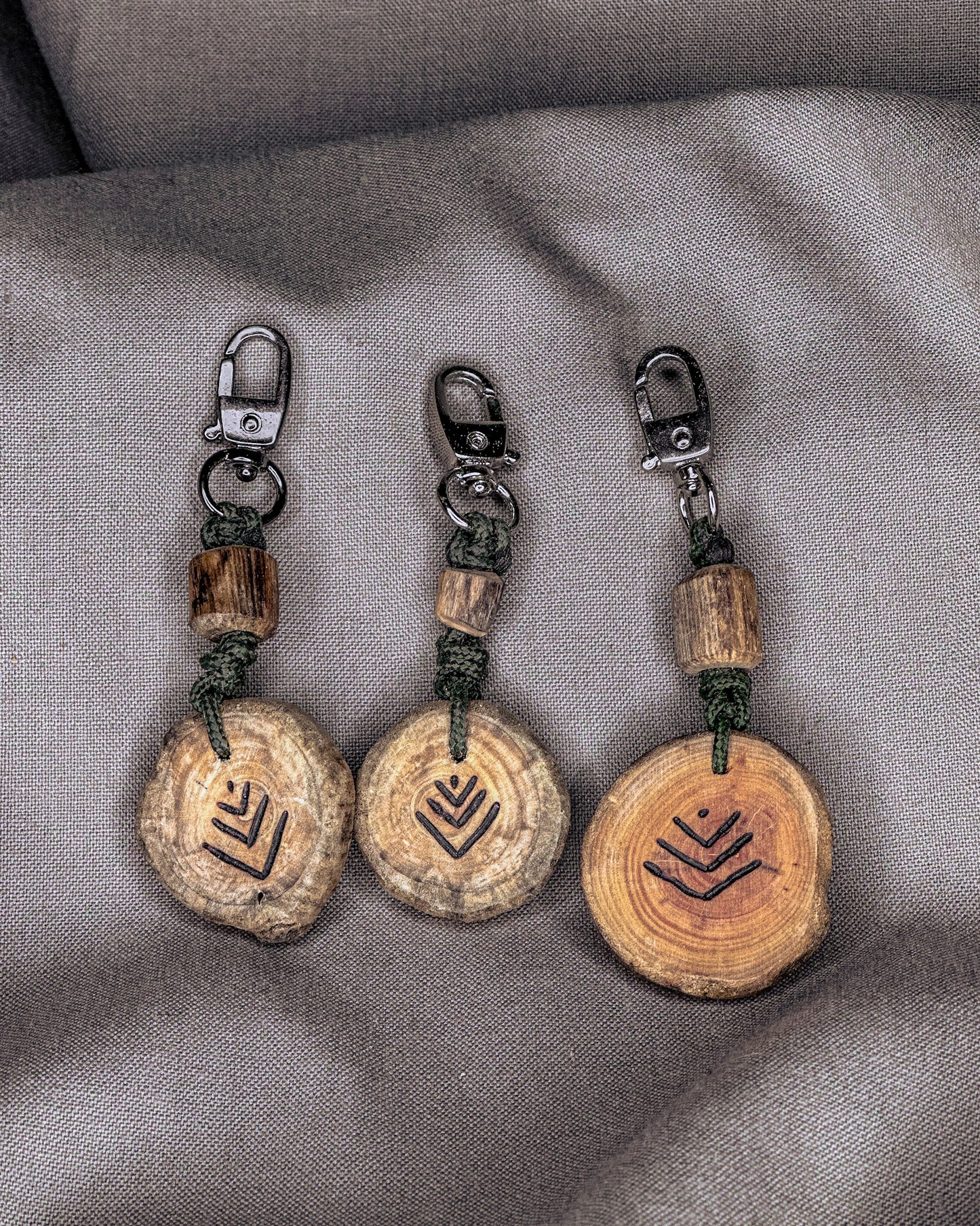 Baltų simbolių pakabukai