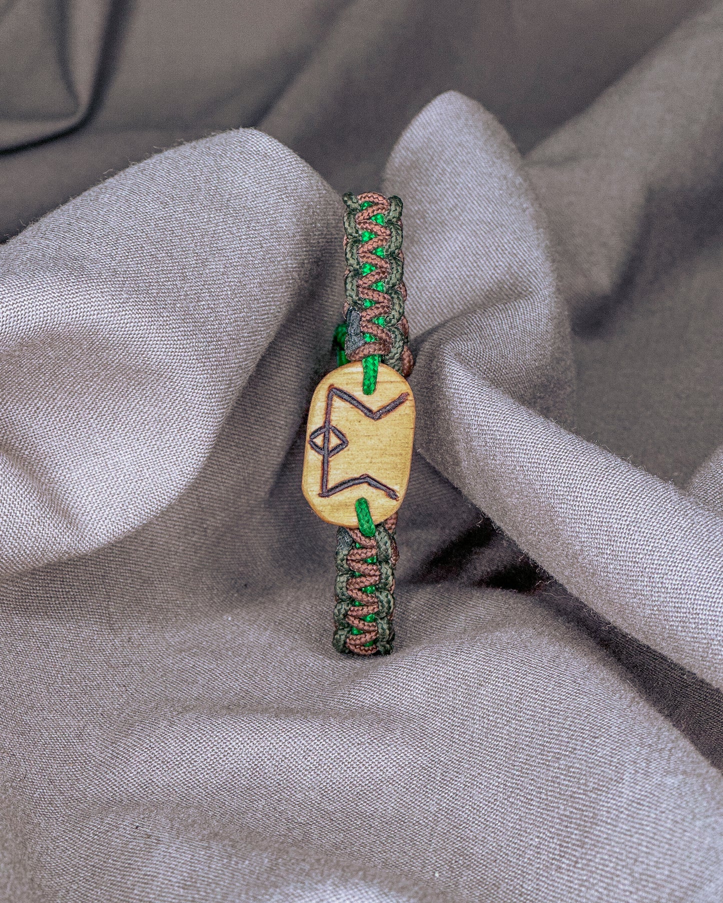 Rizikos Vikingų runų apyrankė