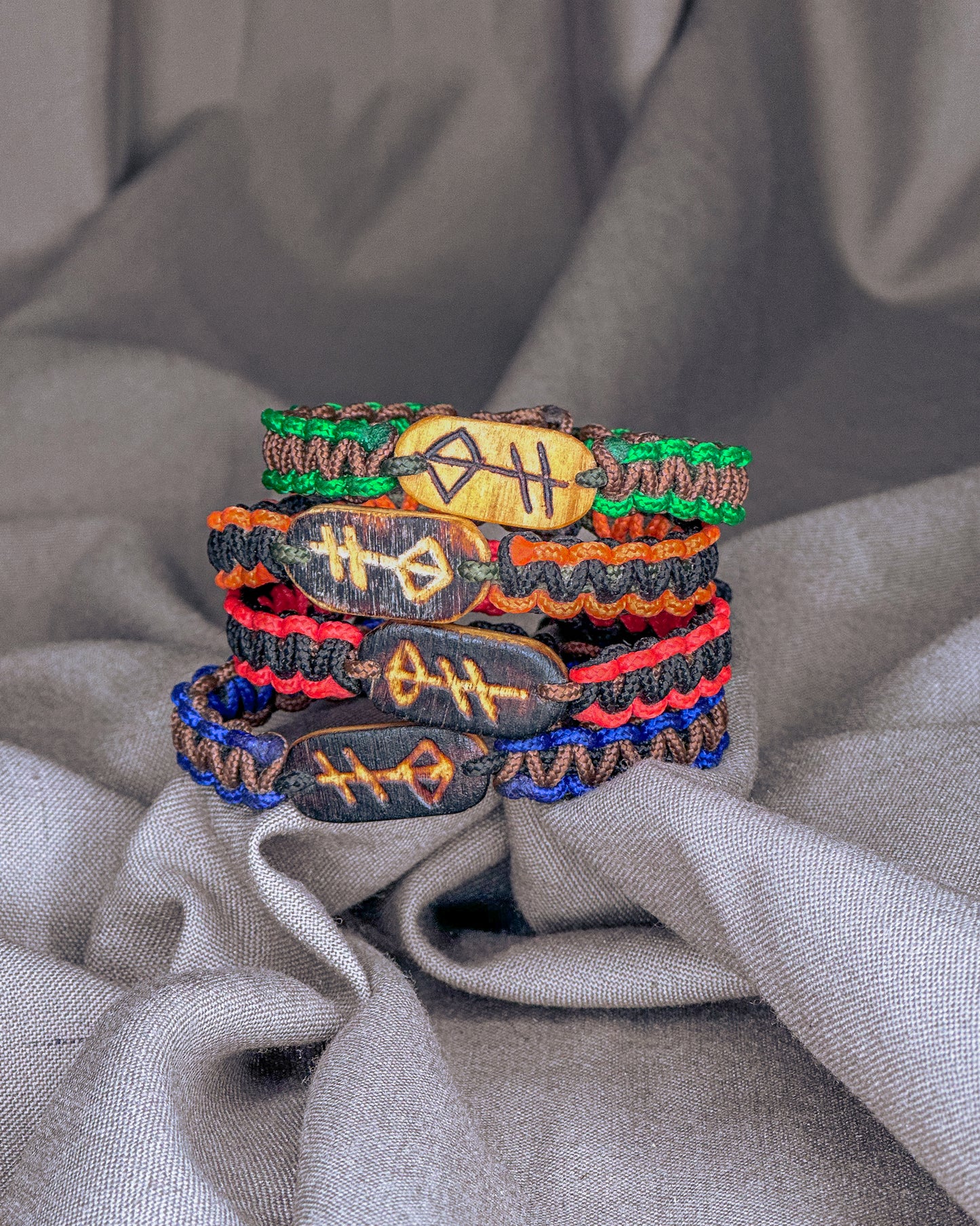 Kūrybos Vikingų runų apyrankė