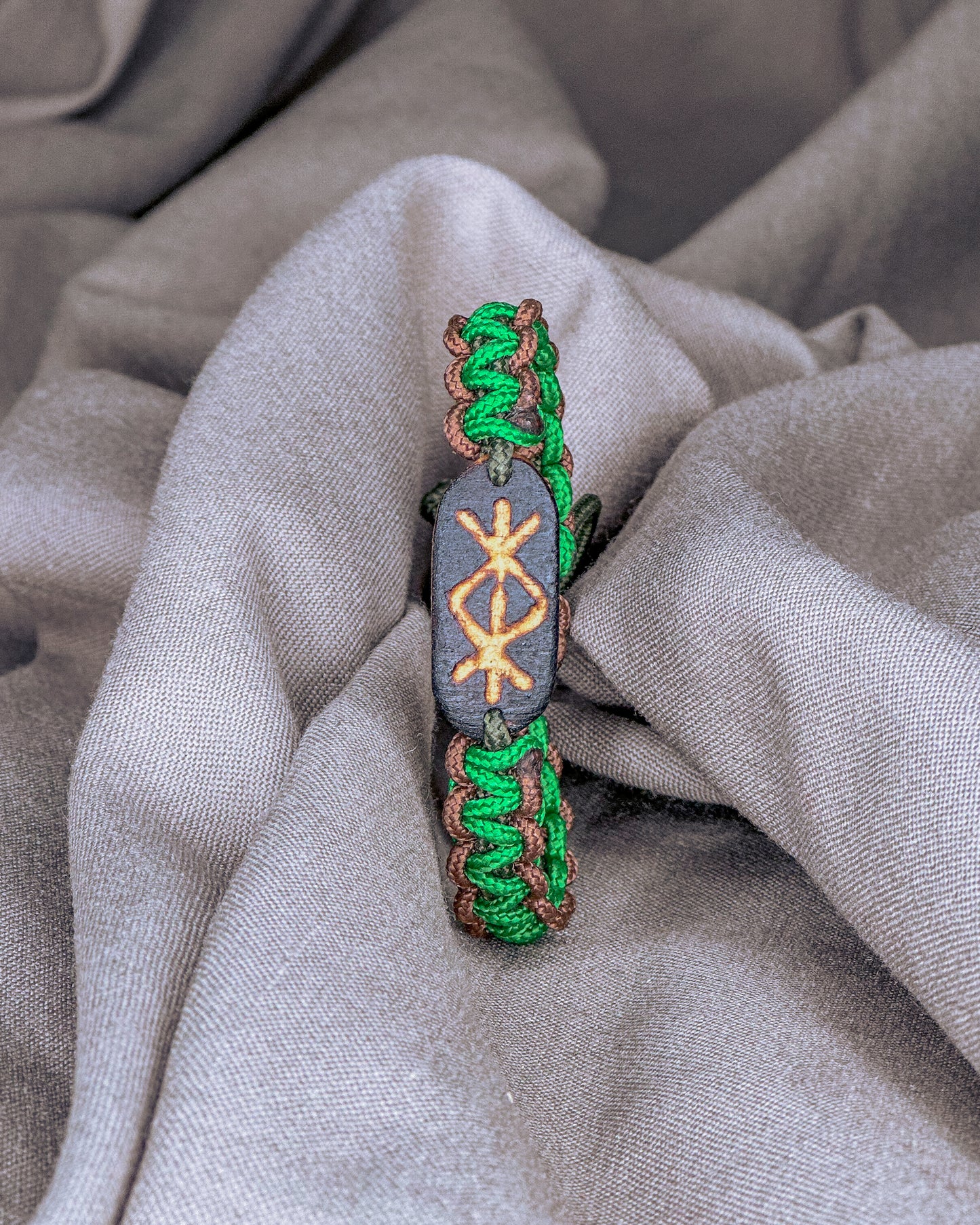 Apsaugos Vikingų runų apyrankė