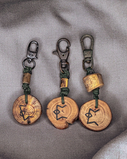 Vikingų runų pakabukai