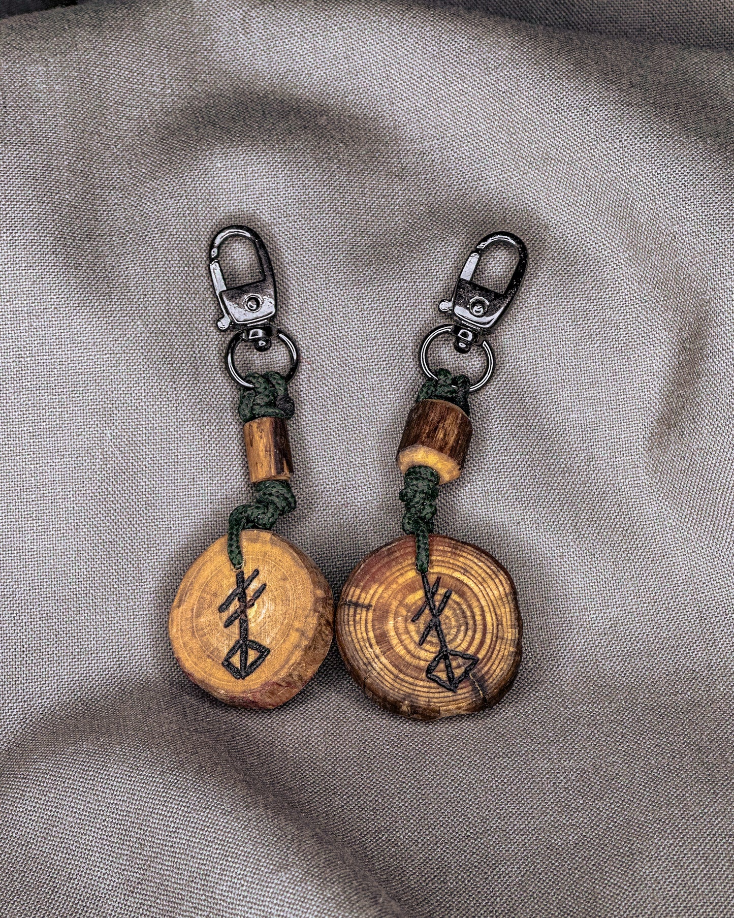 Vikingų runų pakabukai