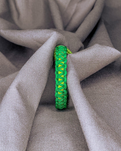 Vienspalvė apyrankė