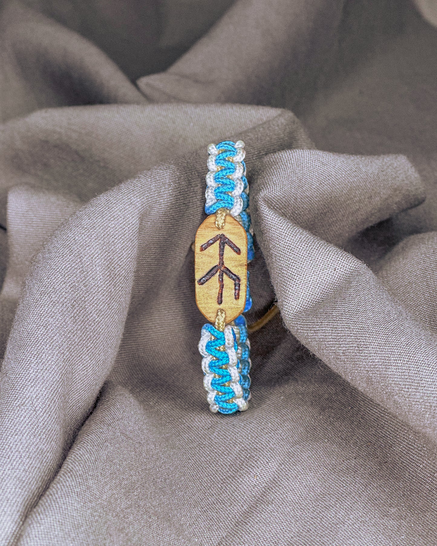 Vilties Vikingų runų apyrankė