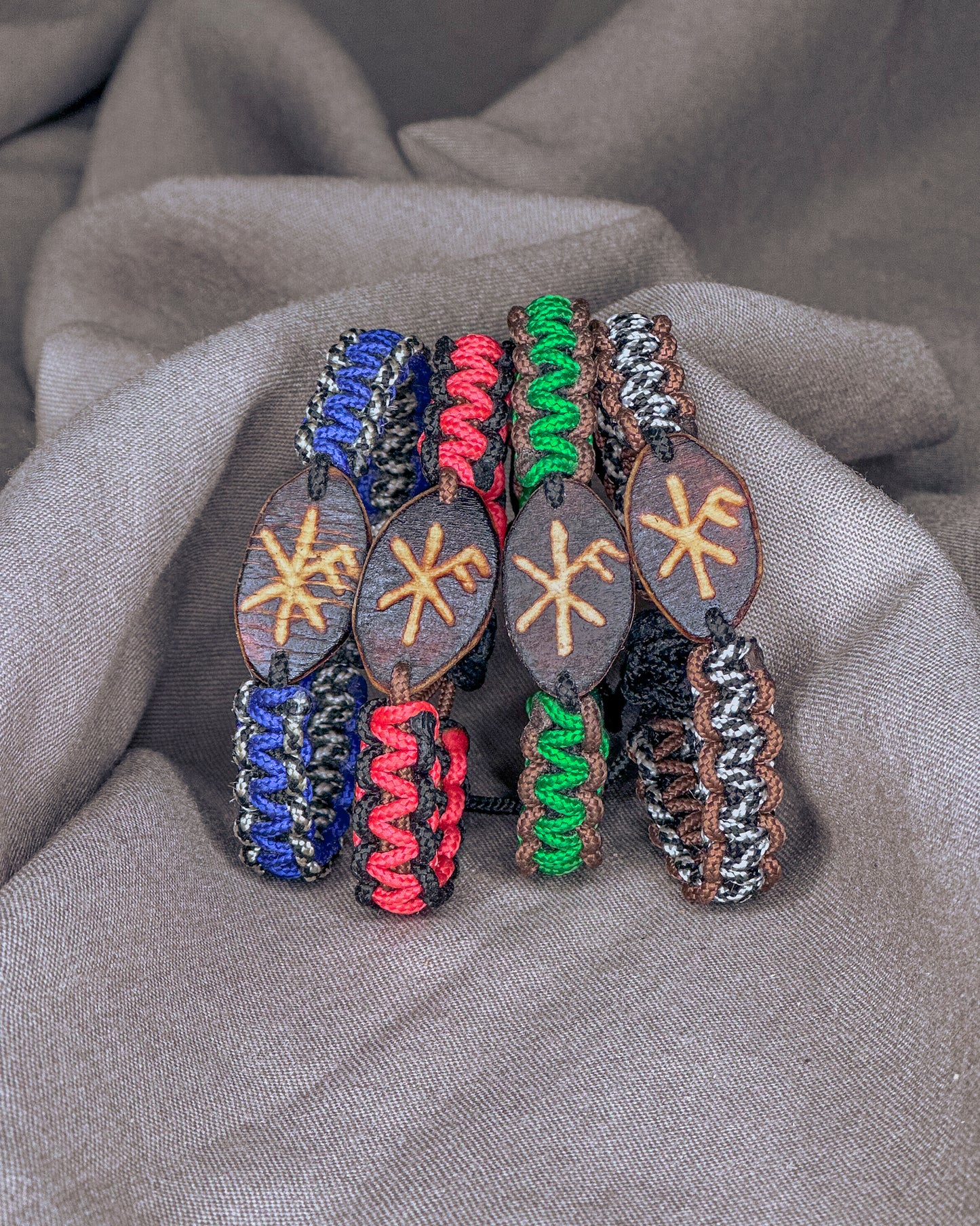 Sėkmės Vikingų runų apyrankė